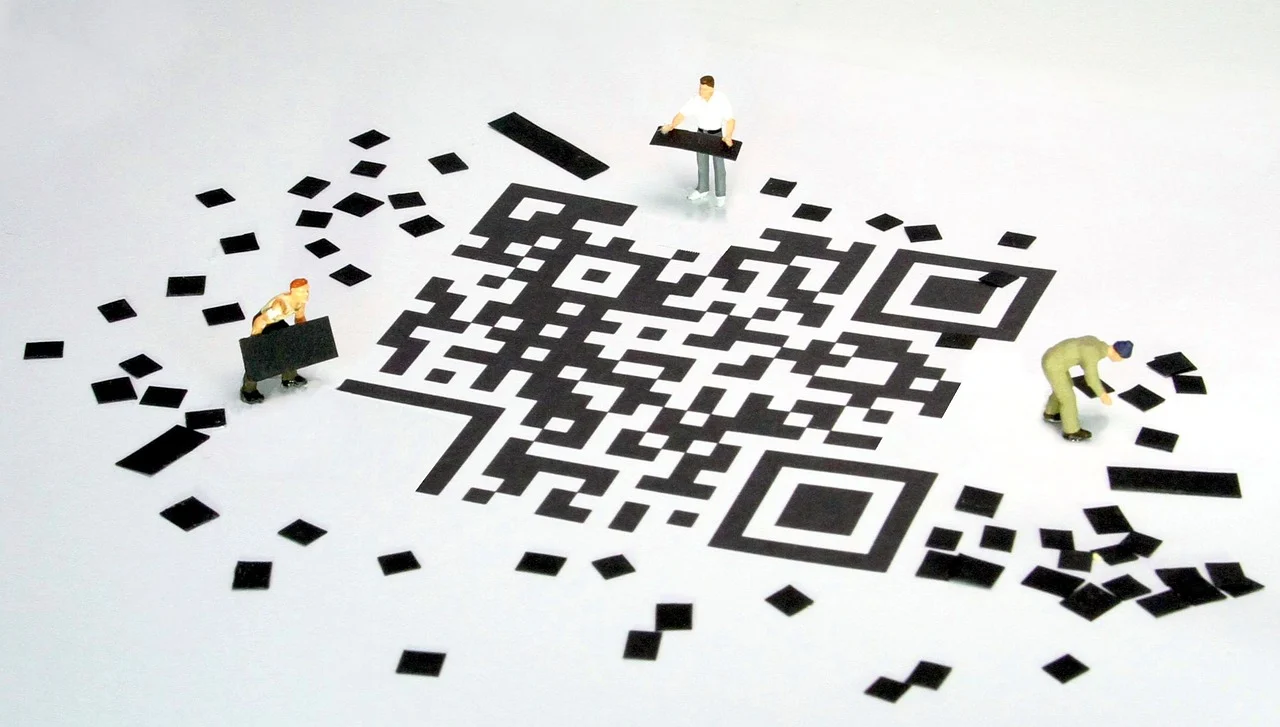 do-people-use-qr-codes-in-2022-qr-code-uses-marketrech-marketreach